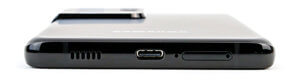 Conector UBS-C, microfone, slot cartão SIM