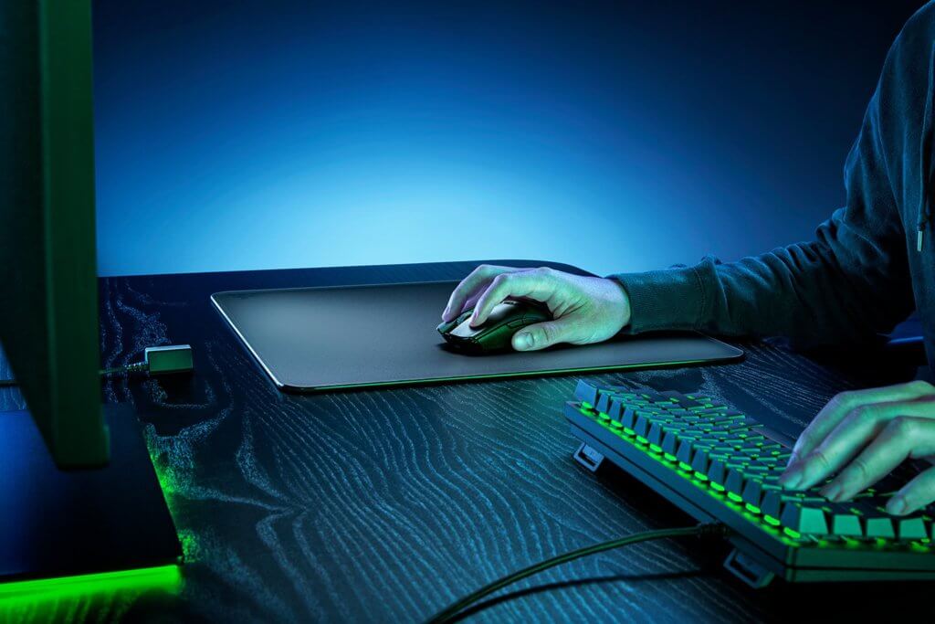 https___hybrismediaprod.blob.core.windows.net_sys-master-phoenix-images-container_hdb_h79_9488744841246_230316-atlas-black-1500x1000-3