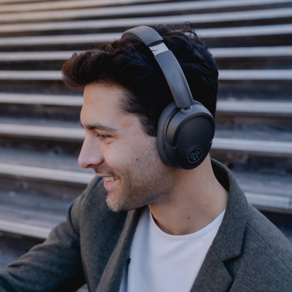 JLab-JBuds_LUX-Lifestyle-3000-38_CloudFoamComfort_215134e6-cc5c-4ce6-9611-1ee6a8cdde3c
