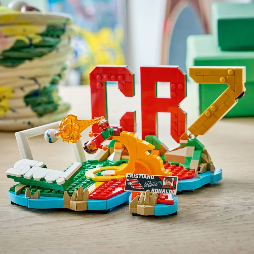 LEGO Editions Football: Cristiano Ronaldo – Destaques do Futebol | Idades 10+ | 490 Peças | Item 43012