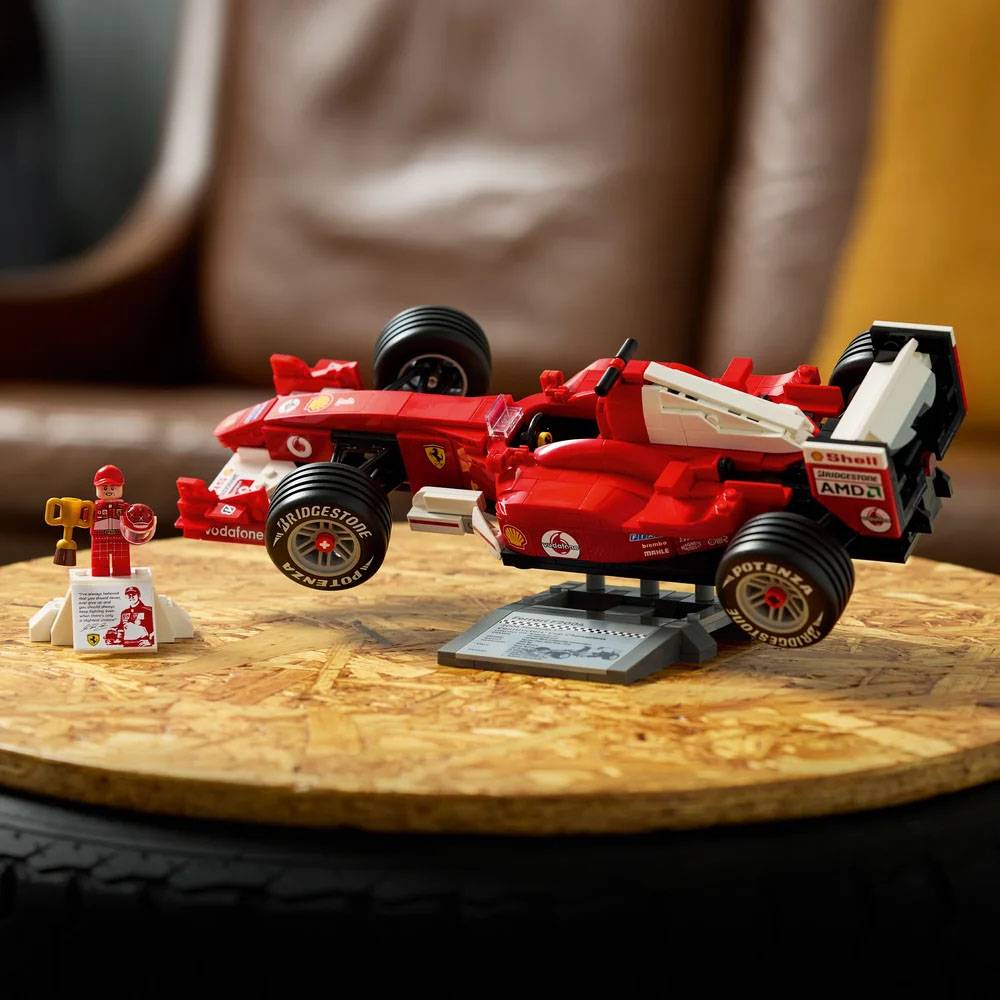 LEGO Icons: Ferrari F2004 & M.Schumacher